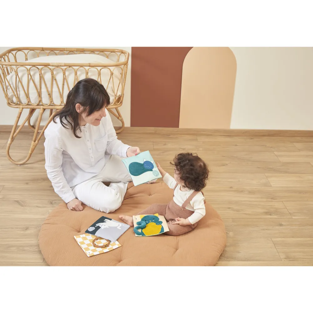 Kaloo Cartes d'éveil sensoriel pour bébé< Toute La Sélection D'idées Cadeaux|Livre En Tissu